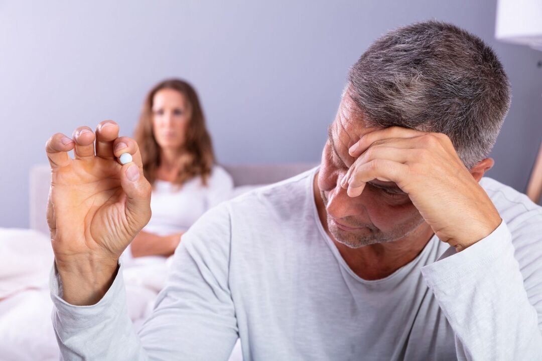 het nemen van pillen om de potentie te herstellen